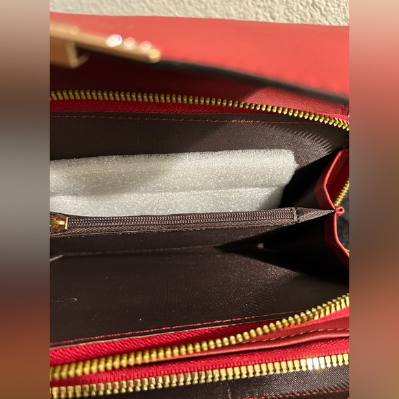 Forever Young Red Crossbody Purse – Brand New - Picture 6 of 8